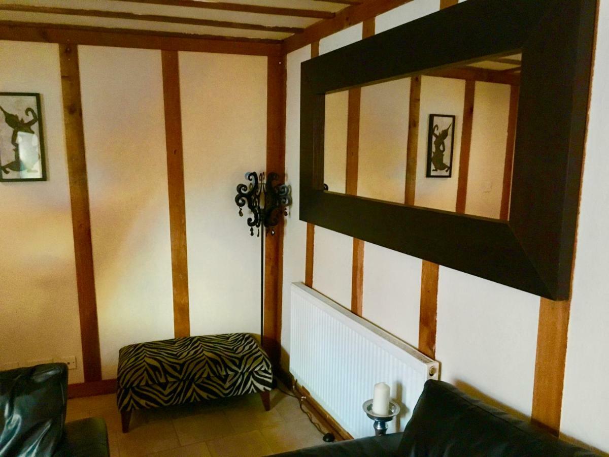 The Rabbit Hole Villa Glastonbury Exterior photo